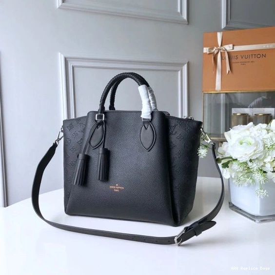 Aaa replica ru Vuitton Bag Haumea Louis 0808